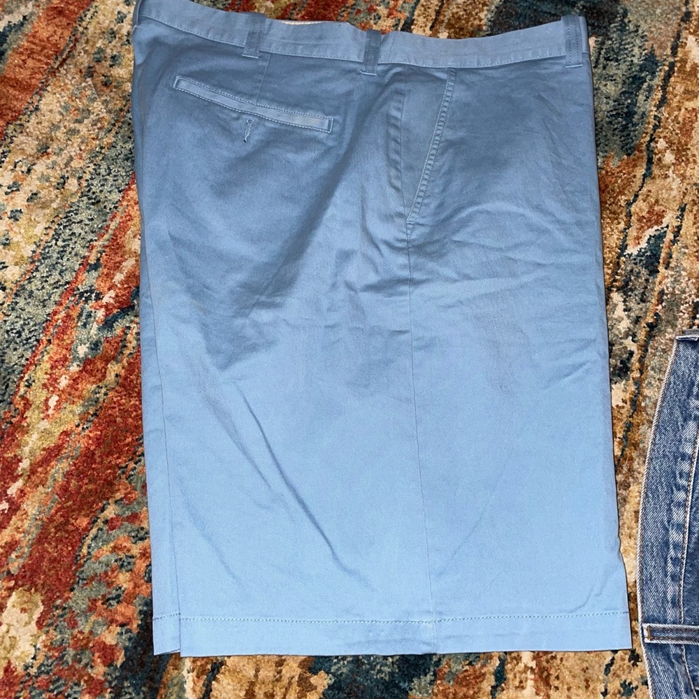 Men’s shorts very new 42R